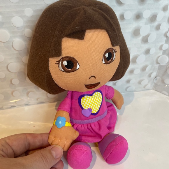 Dora the Explorer 🌎Talking doll with baby brother & sister dolls - Picture 6 of 7